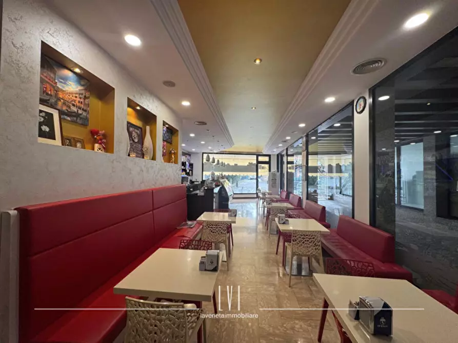 Immagine 9 di Attività commerciale in vendita  in viale roma 34 a Torre Di Mosto