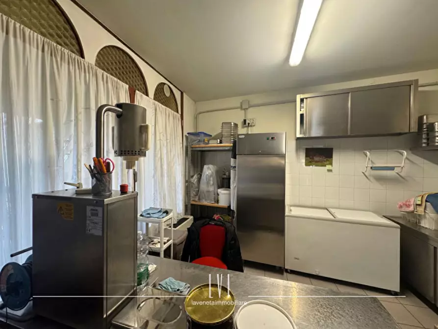 Immagine 11 di Attività commerciale in vendita  in viale roma 34 a Torre Di Mosto