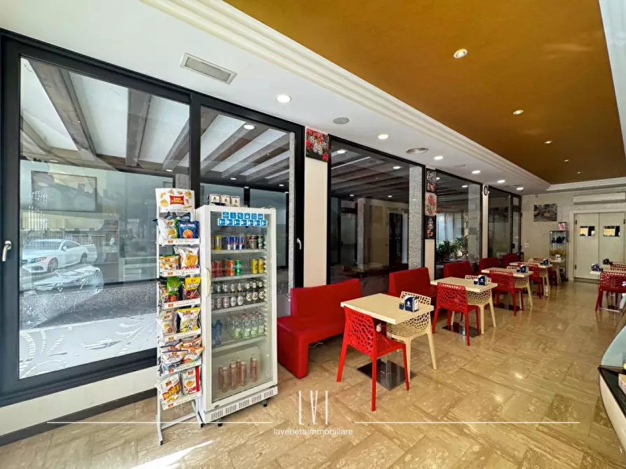 Immagine 12 di Attività commerciale in vendita  in viale roma 34 a Torre Di Mosto