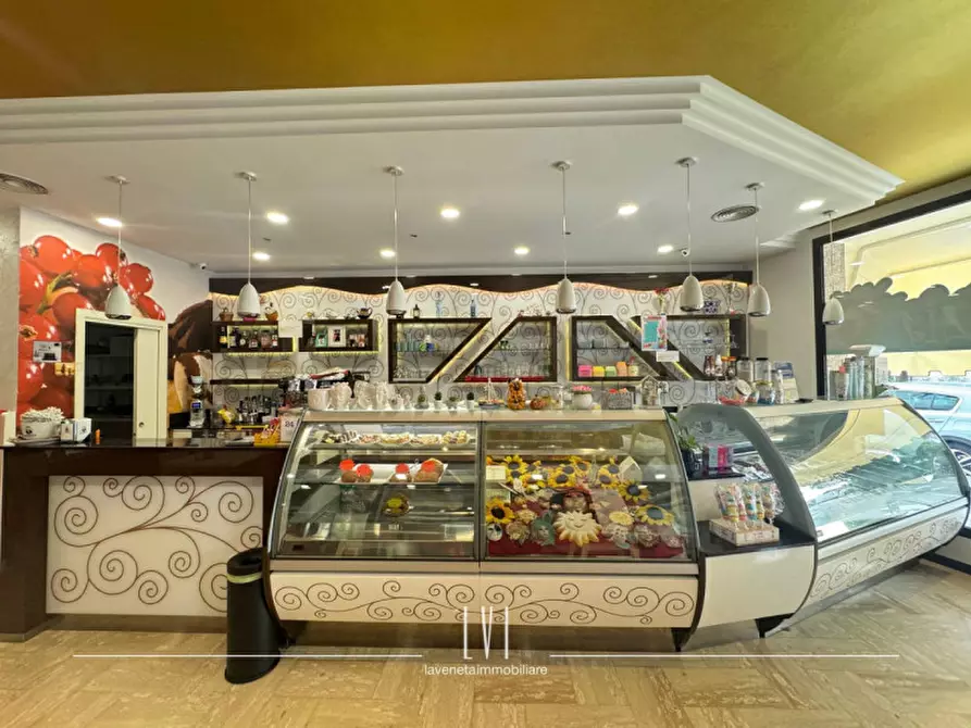 Immagine 17 di Attività commerciale in vendita  in viale roma 34 a Torre Di Mosto