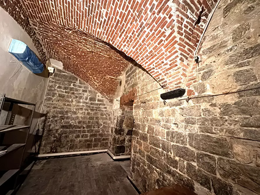 Immagine 4 di Negozio in vendita  in Piazza Scuole Pie a Genova