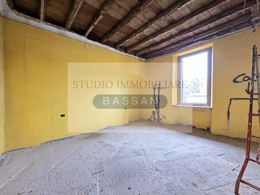 Immagine 10 di Appartamento in vendita  a Carnago