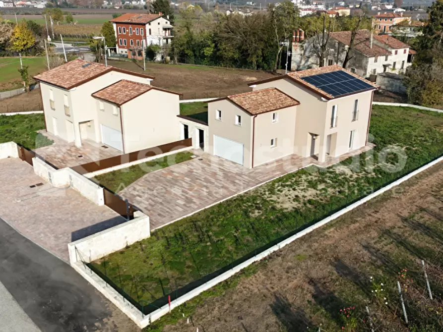 Immagine 1 di Casa indipendente in vendita  in Via Filippo Turati a Lonigo