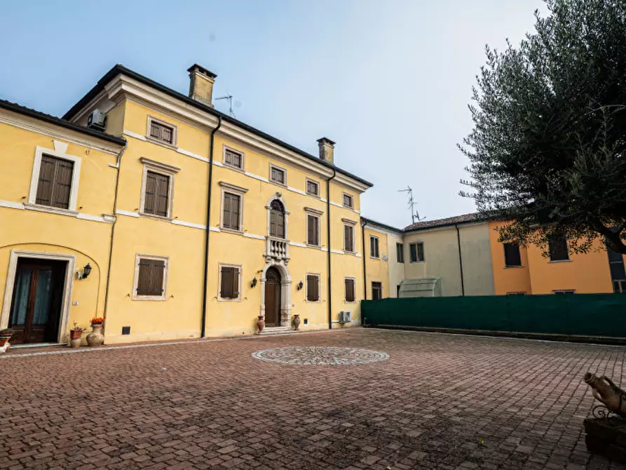 Immagine 2 di Villa in vendita  in Via Casale a Salizzole