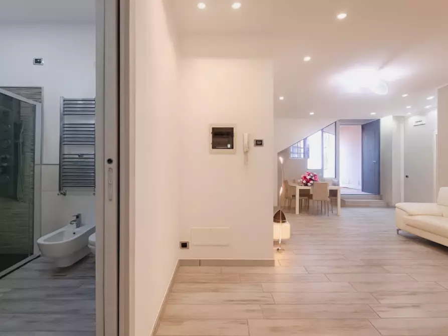 Immagine 4 di Appartamento in vendita  in Via Lugana Marina a Sirmione