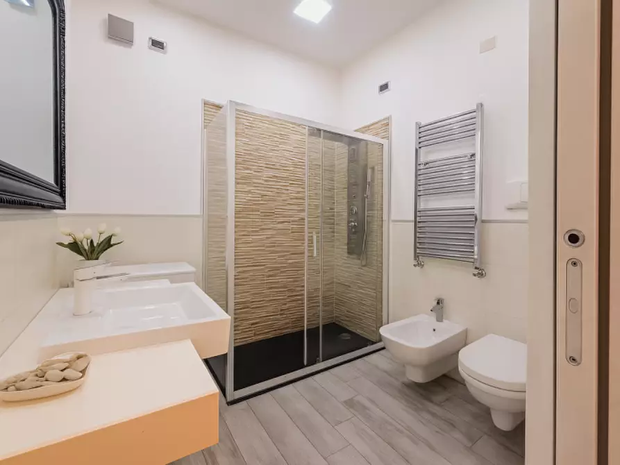 Immagine 9 di Appartamento in vendita  in Via Lugana Marina a Sirmione