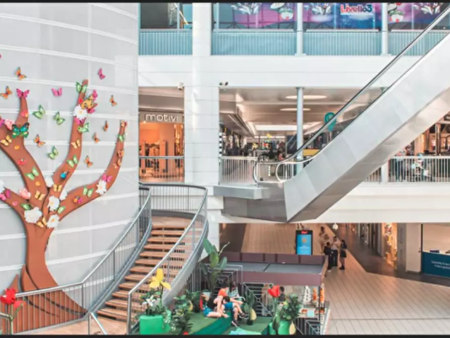 Immagine 2 di Negozio in vendita  in VIA POLA a Torri Di Quartesolo