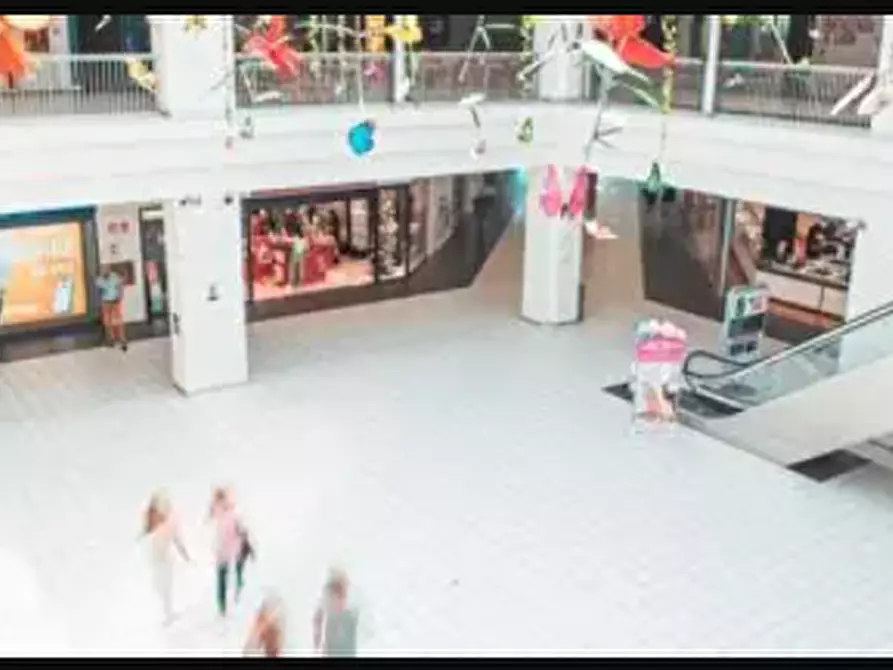 Immagine 4 di Negozio in vendita  in VIA POLA a Torri Di Quartesolo