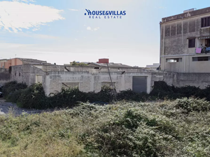 Immagine 2 di Magazzino in vendita  in Via Siracusa a Avola