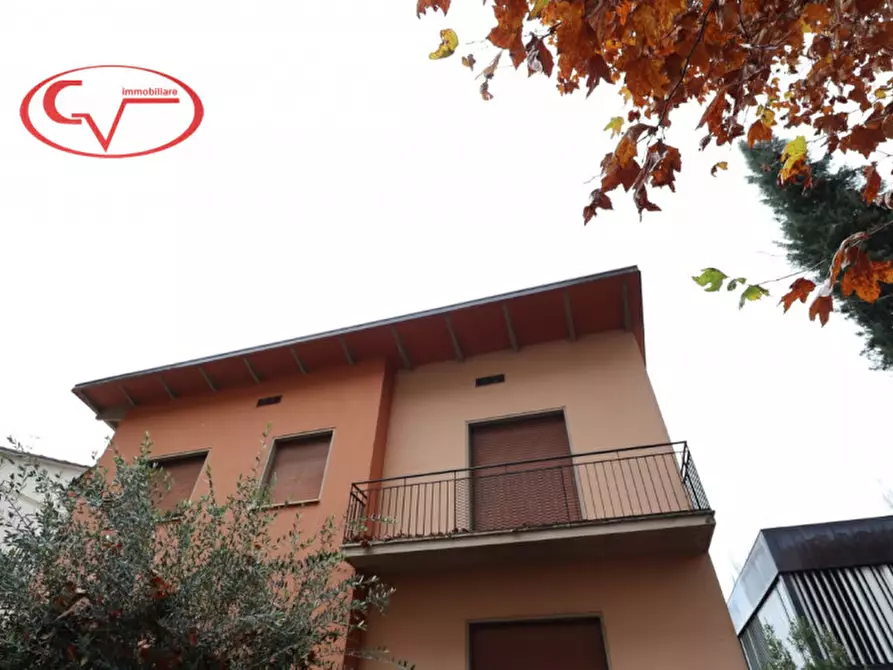 Immagine 3 di Casa bifamiliare in vendita  in Viale Armando Diaz a Montevarchi