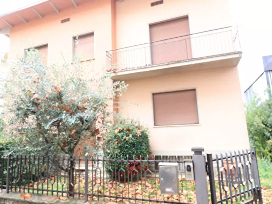 Immagine 4 di Casa bifamiliare in vendita  in Viale Armando Diaz a Montevarchi