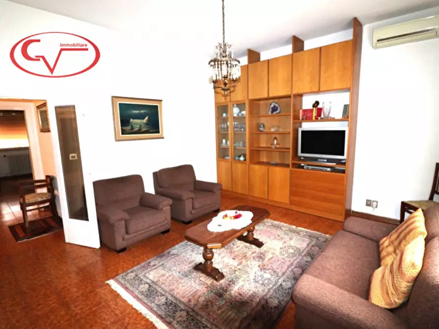 Immagine 8 di Casa bifamiliare in vendita  in Viale Armando Diaz a Montevarchi