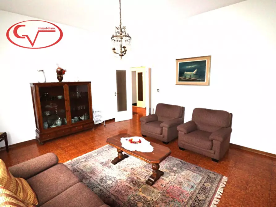 Immagine 9 di Casa bifamiliare in vendita  in Viale Armando Diaz a Montevarchi