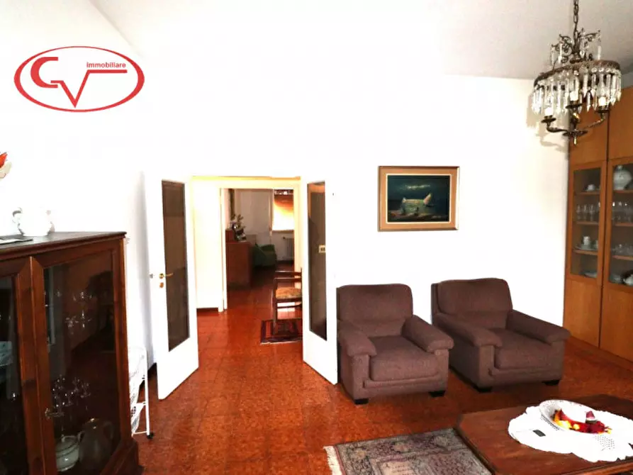 Immagine 10 di Casa bifamiliare in vendita  in Viale Armando Diaz a Montevarchi