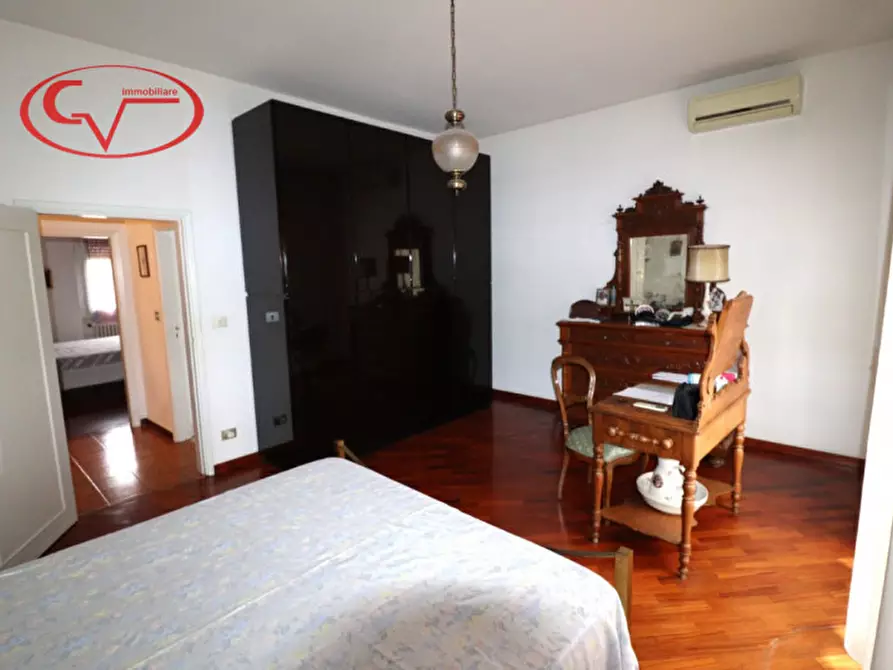 Immagine 24 di Casa bifamiliare in vendita  in Viale Armando Diaz a Montevarchi