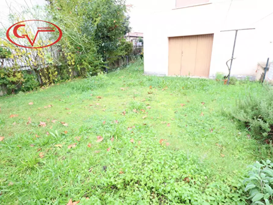 Immagine 30 di Casa bifamiliare in vendita  in Viale Armando Diaz a Montevarchi