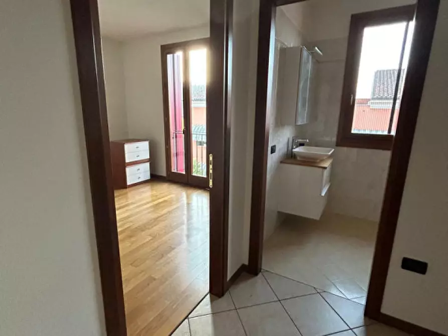 Immagine 10 di Appartamento in vendita  a Santa Maria Di Sala