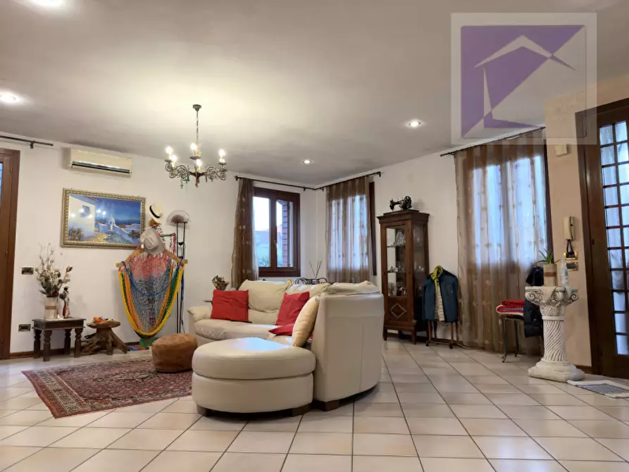 Immagine 13 di Casa trifamiliare in vendita  a Borgoricco