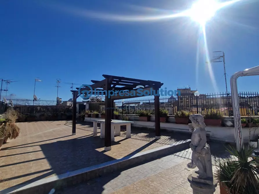 Immagine 1 di Appartamento in vendita  in Via Domenico Cirillo a Napoli