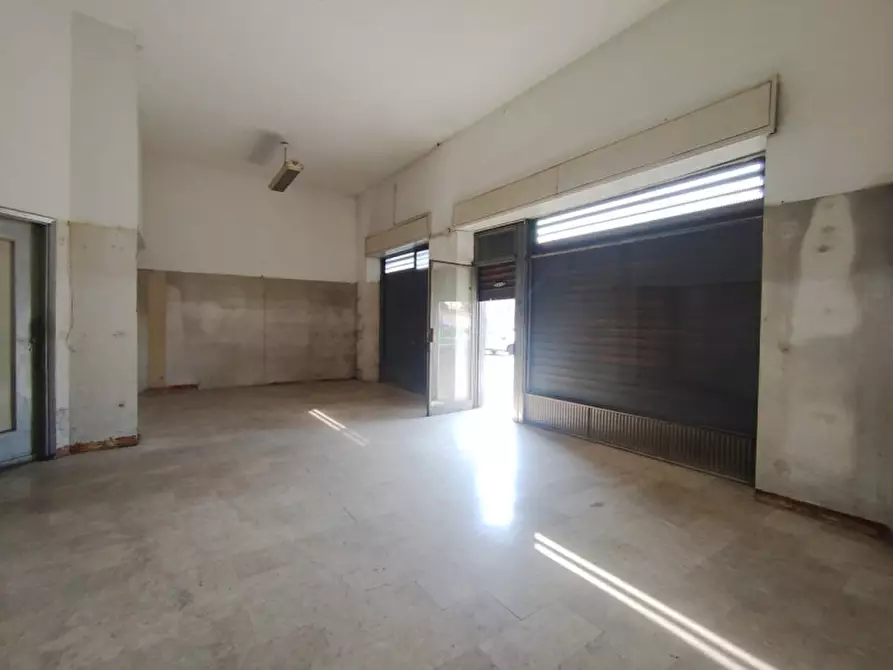 Immagine 4 di Negozio in affitto  in Piazzale Costantino Il Grande 168/F a Torino