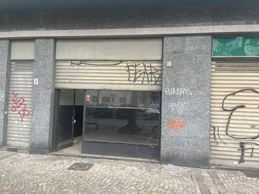 Immagine 1 di Negozio in affitto  in Corso Giovanni Pascoli 13/E a Torino
