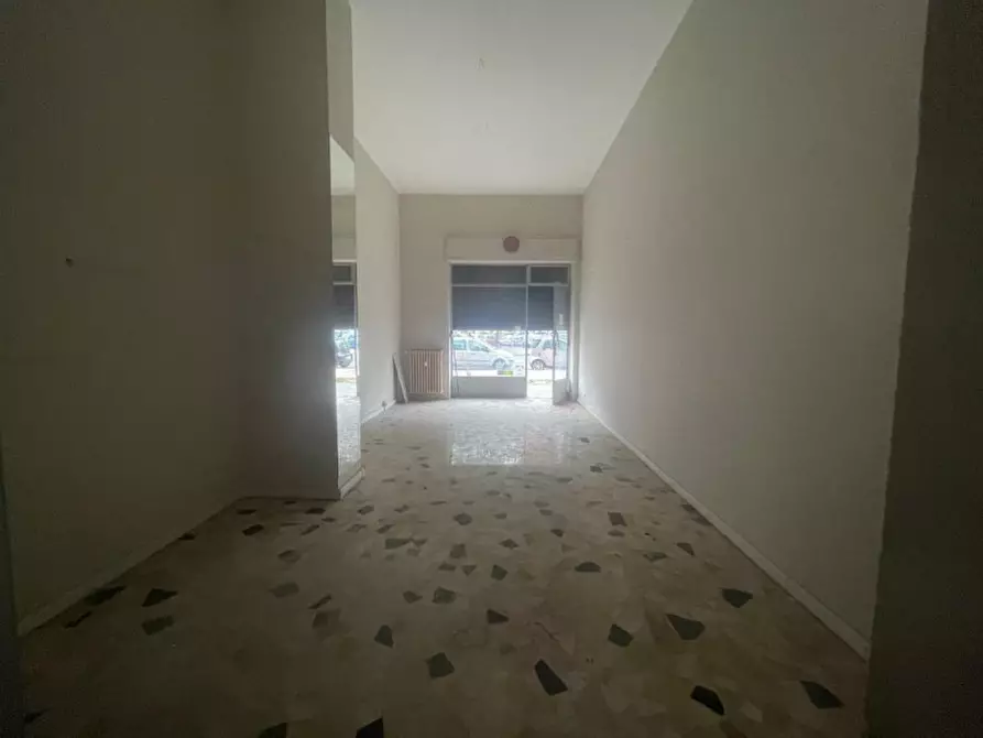 Immagine 2 di Negozio in affitto  in Piazzale San Gabriele di Gorizia 175/E a Torino
