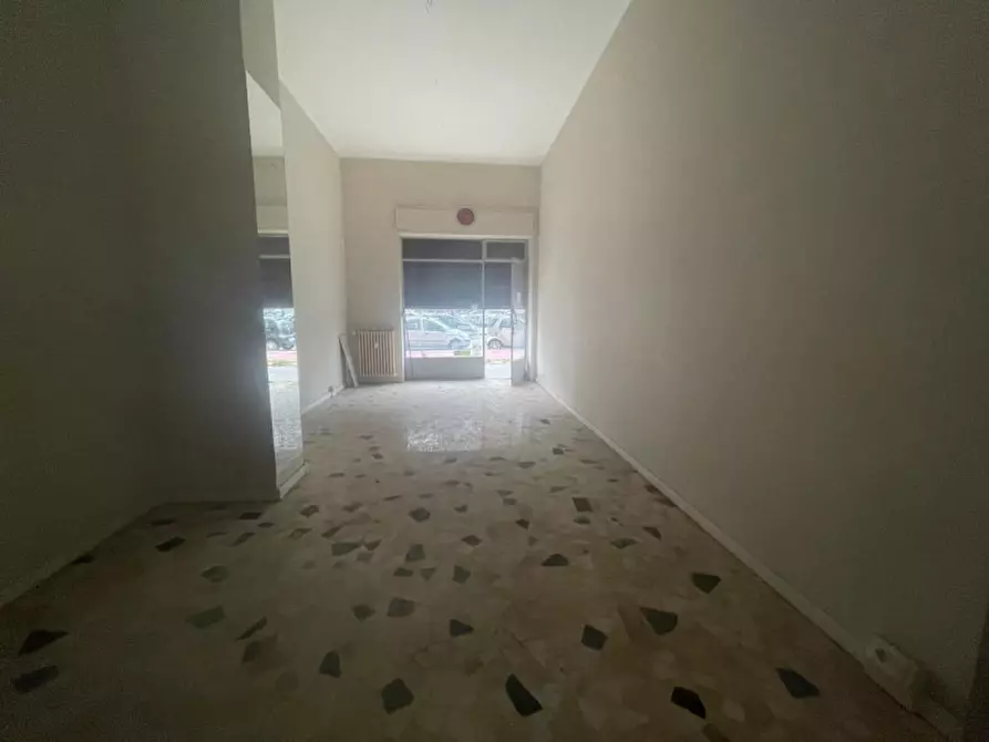 Immagine 3 di Negozio in affitto  in Piazzale San Gabriele di Gorizia 175/E a Torino