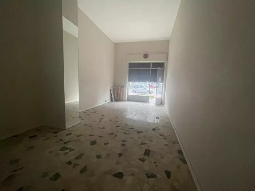Immagine 4 di Negozio in affitto  in Piazzale San Gabriele di Gorizia 175/E a Torino