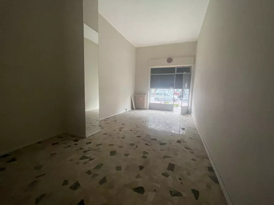 Immagine 5 di Negozio in affitto  in Piazzale San Gabriele di Gorizia 175/E a Torino