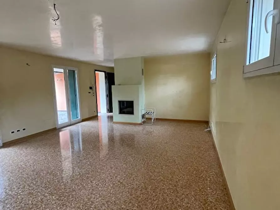 Immagine 6 di Villa in vendita  a Padova
