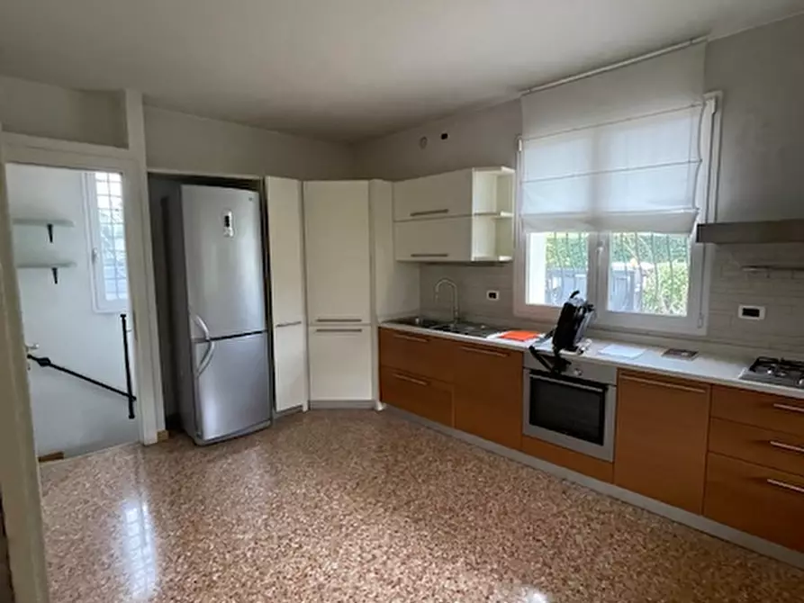 Immagine 8 di Villa in vendita  a Padova