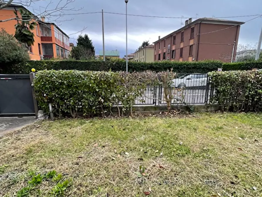 Immagine 11 di Villa in vendita  a Padova
