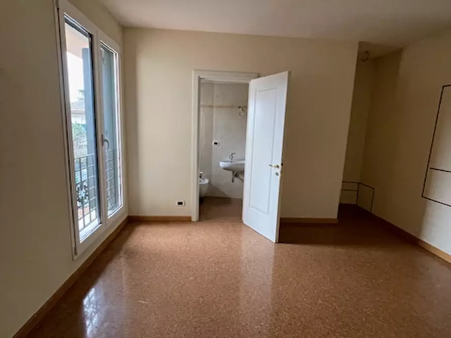 Immagine 22 di Villa in vendita  a Padova