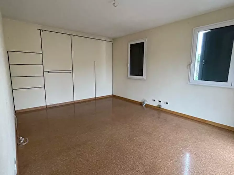 Immagine 35 di Villa in vendita  a Padova