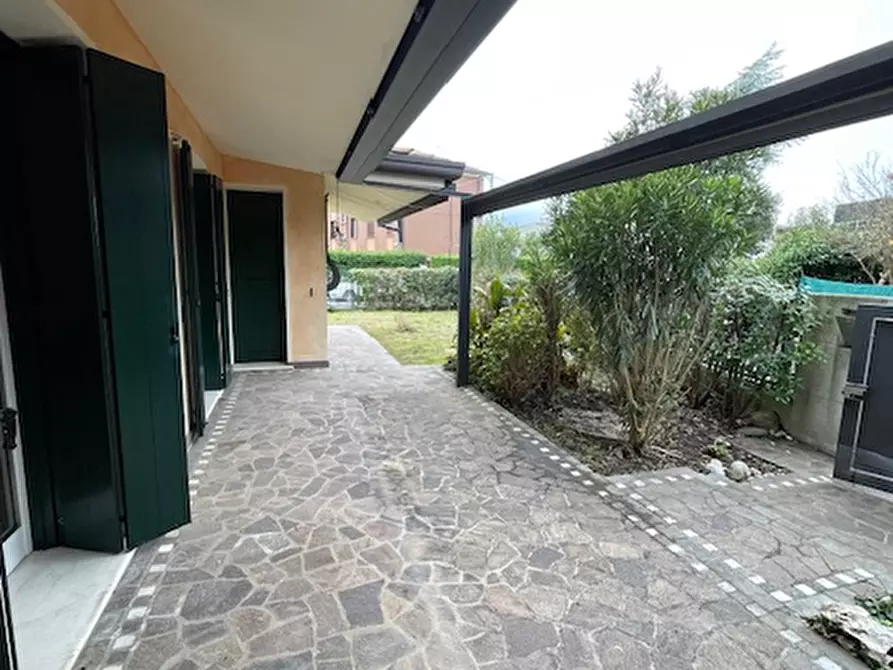 Immagine 42 di Villa in vendita  a Padova