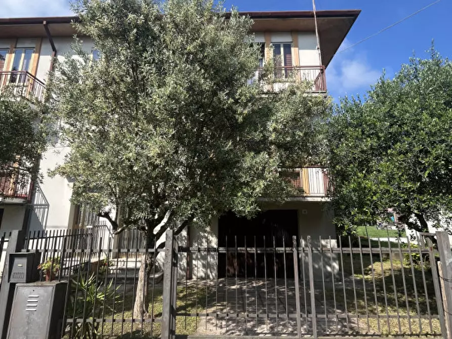 Immagine 3 di Casa bifamiliare in vendita  in via Asiago a Este