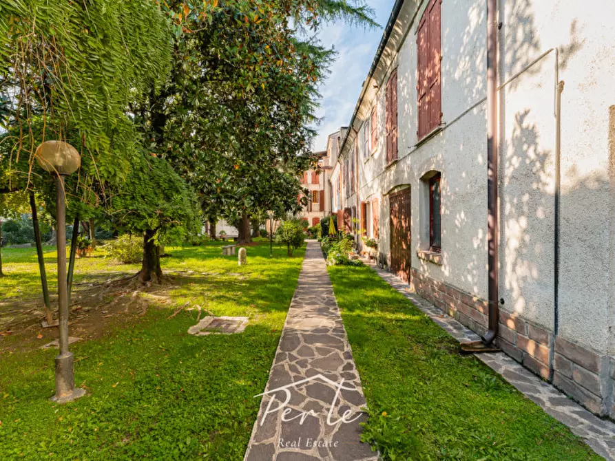 Immagine 13 di Appartamento in vendita  in piazza cornelio 5 a Ostiglia