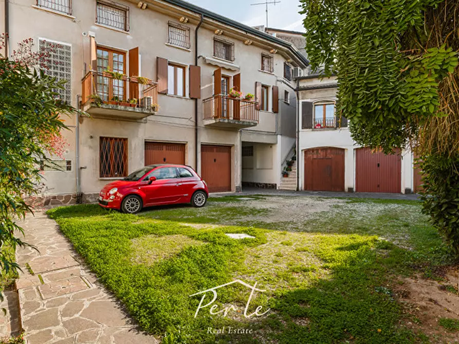 Immagine 15 di Appartamento in vendita  in piazza cornelio 5 a Ostiglia