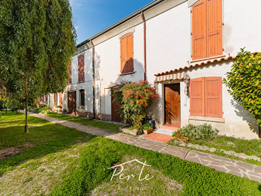 Immagine 19 di Appartamento in vendita  in piazza cornelio 5 a Ostiglia