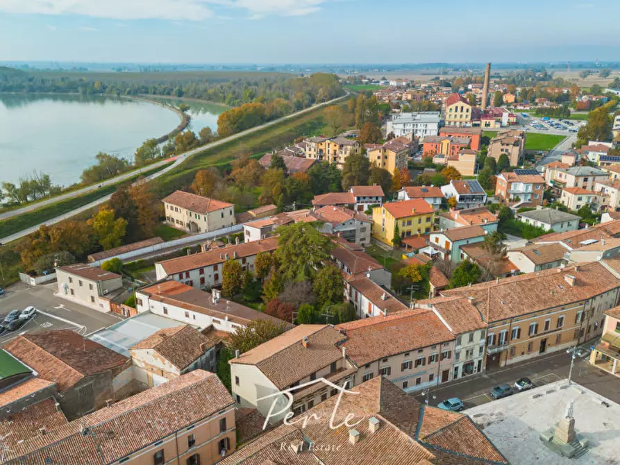 Immagine 26 di Appartamento in vendita  in piazza cornelio 5 a Ostiglia