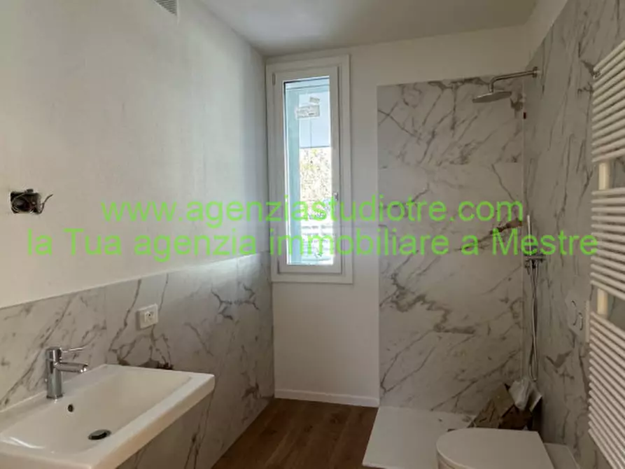 Immagine 9 di Appartamento in vendita  in via castellana 18 a Venezia