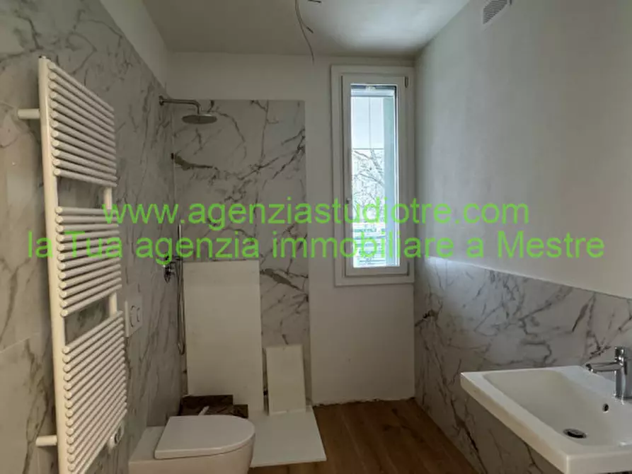 Immagine 19 di Appartamento in vendita  in via castellana 18 a Venezia