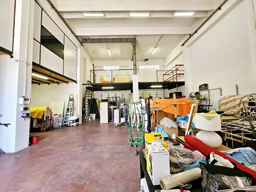 Immagine 3 di Magazzino in vendita  in VIA PIETRO APOSTOLI a Este