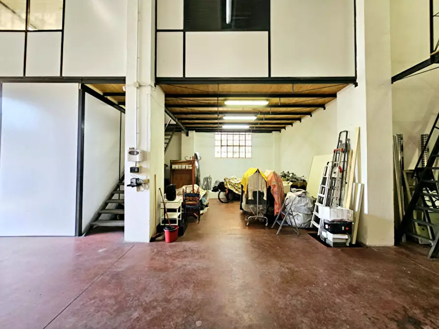 Immagine 4 di Magazzino in vendita  in VIA PIETRO APOSTOLI a Este