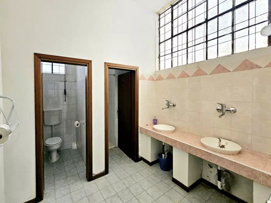 Immagine 7 di Magazzino in vendita  in VIA PIETRO APOSTOLI a Este