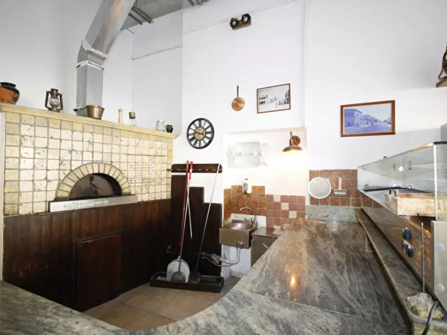 Immagine 21 di Attività commerciale in vendita  in Via Unità d'Italia a Gallipoli