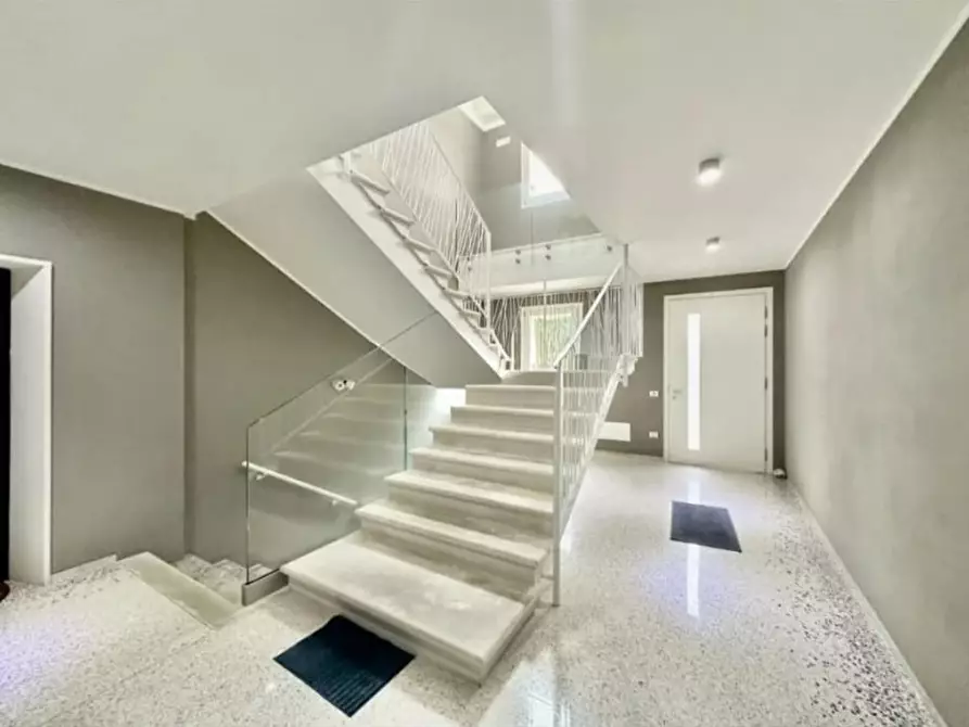 Immagine 1 di Appartamento in vendita  in Via Ponte a Castegnero