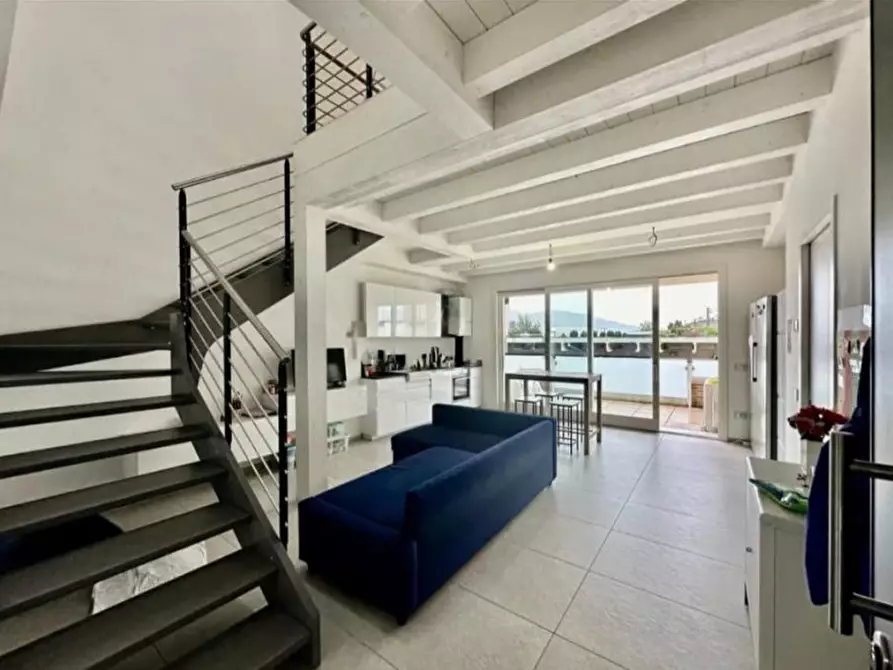 Immagine 2 di Appartamento in vendita  in Via Ponte a Castegnero