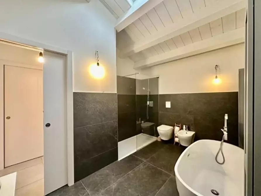 Immagine 12 di Appartamento in vendita  in Via Ponte a Castegnero