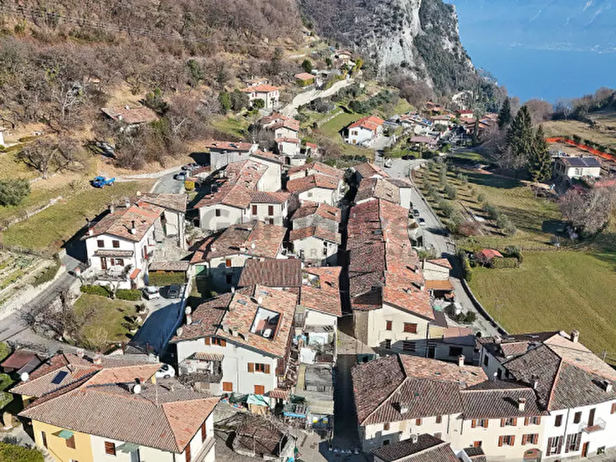 Immagine 19 di Appartamento in vendita  in Via Sasso a Gargnano